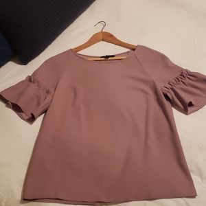 Classy Banana Republic Ruffled Sleeve Blouse